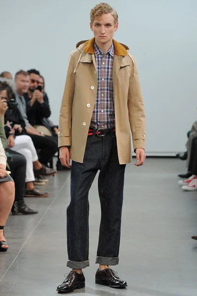 Look 27